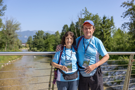 Pot ob reki, ki povezuje (20)